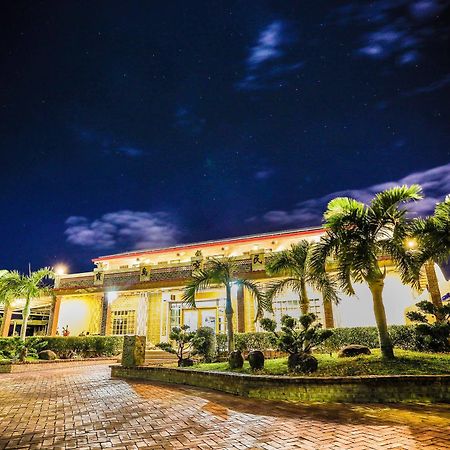 Bed and Breakfast Family Pottery Heng-ch'un Exterior foto
